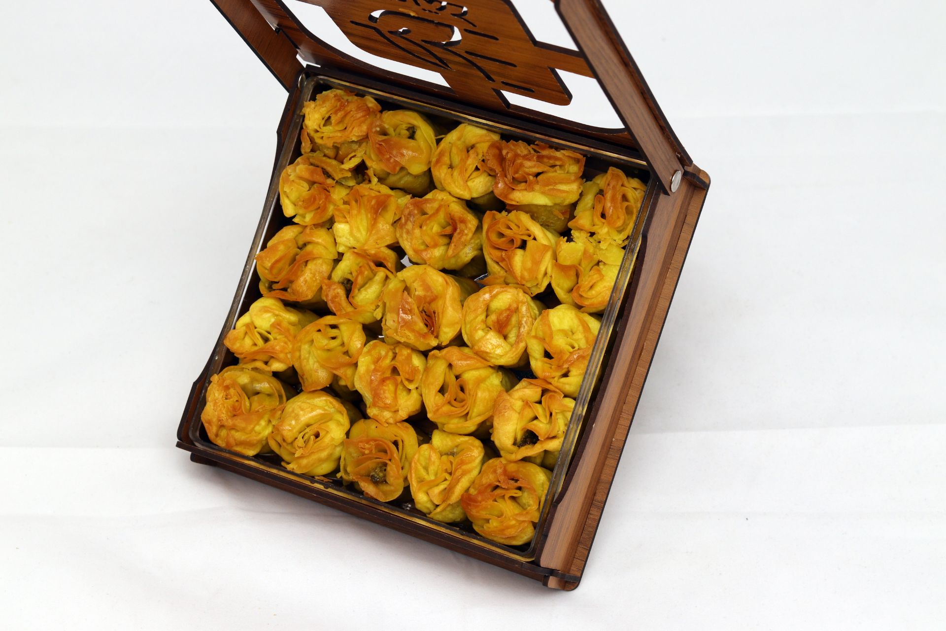 باقلوا گل کریستال